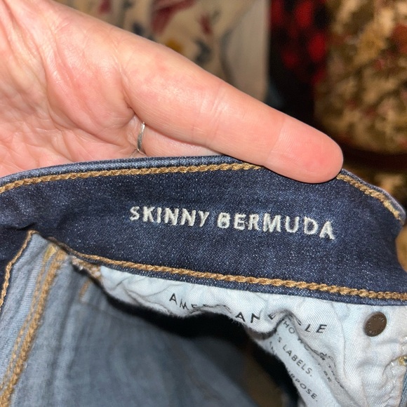 NWOT American Eagle Ne(x)t Level Stretch Skinny Bermuda Shorts | Size 10 - Picture 2 of 6